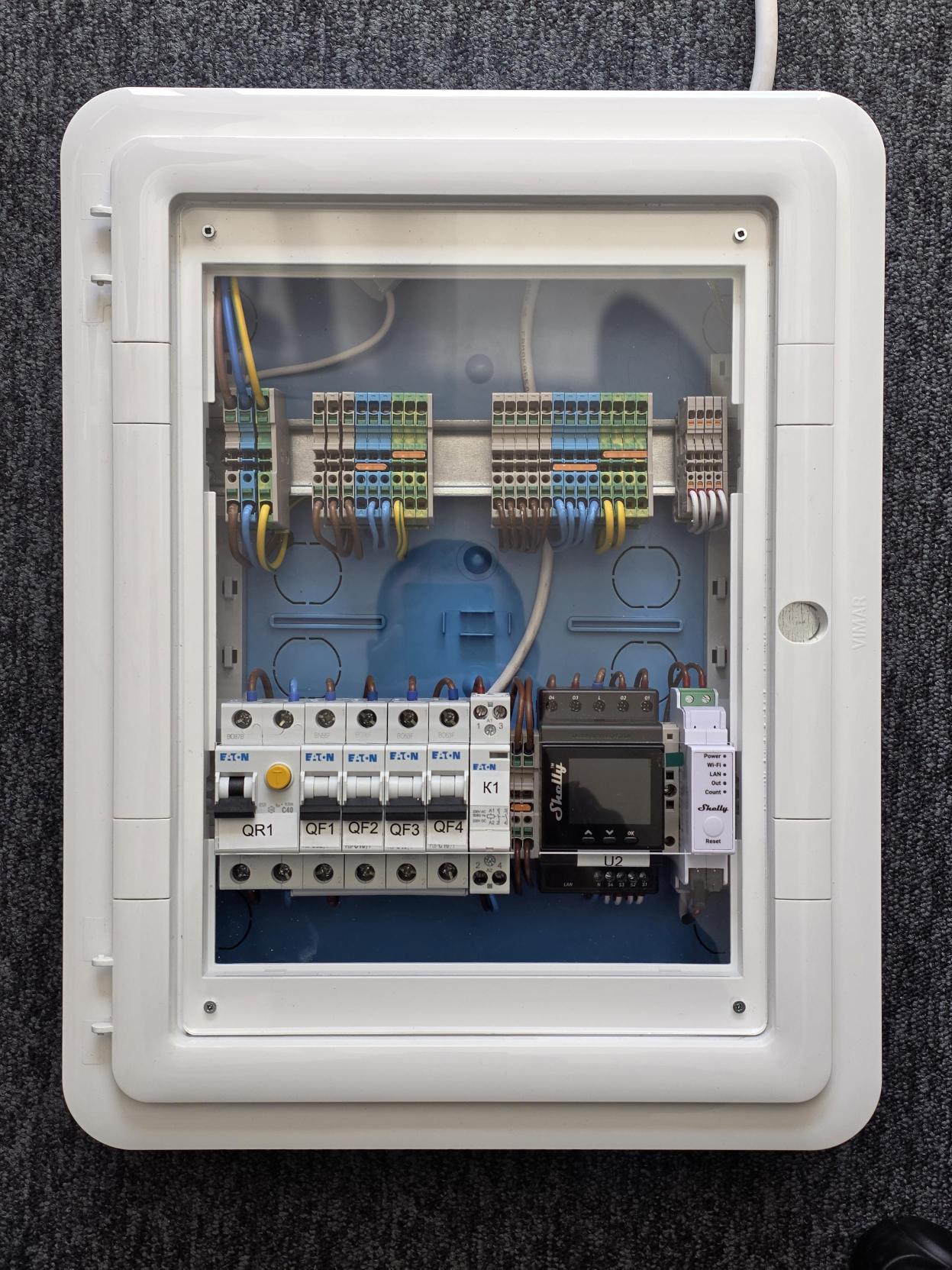 Shelly Pro 3EM installed in the electrical cabinet